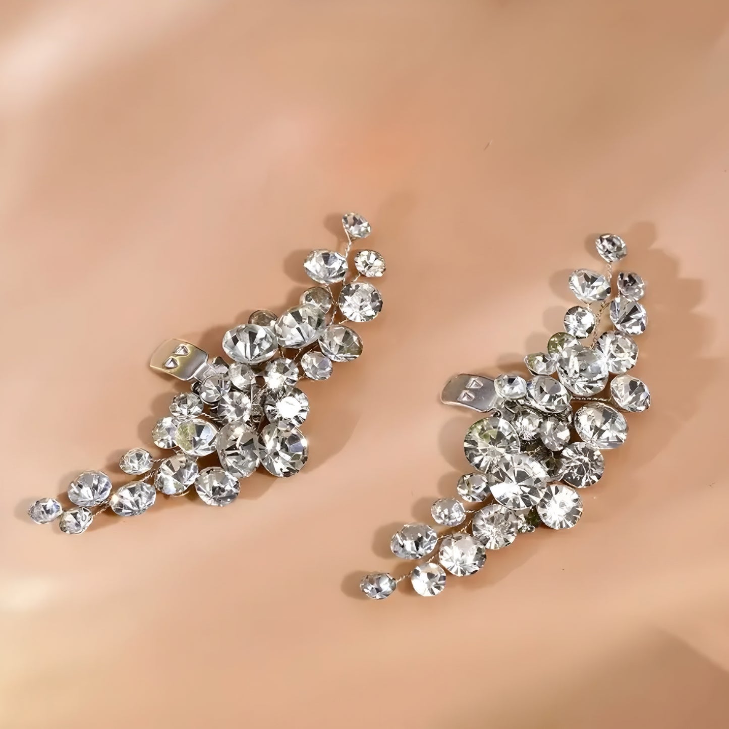 8.Glitzernde Kristall-Schuhclips im Blätterdesign – Silber Eleganz für besondere Anlässe