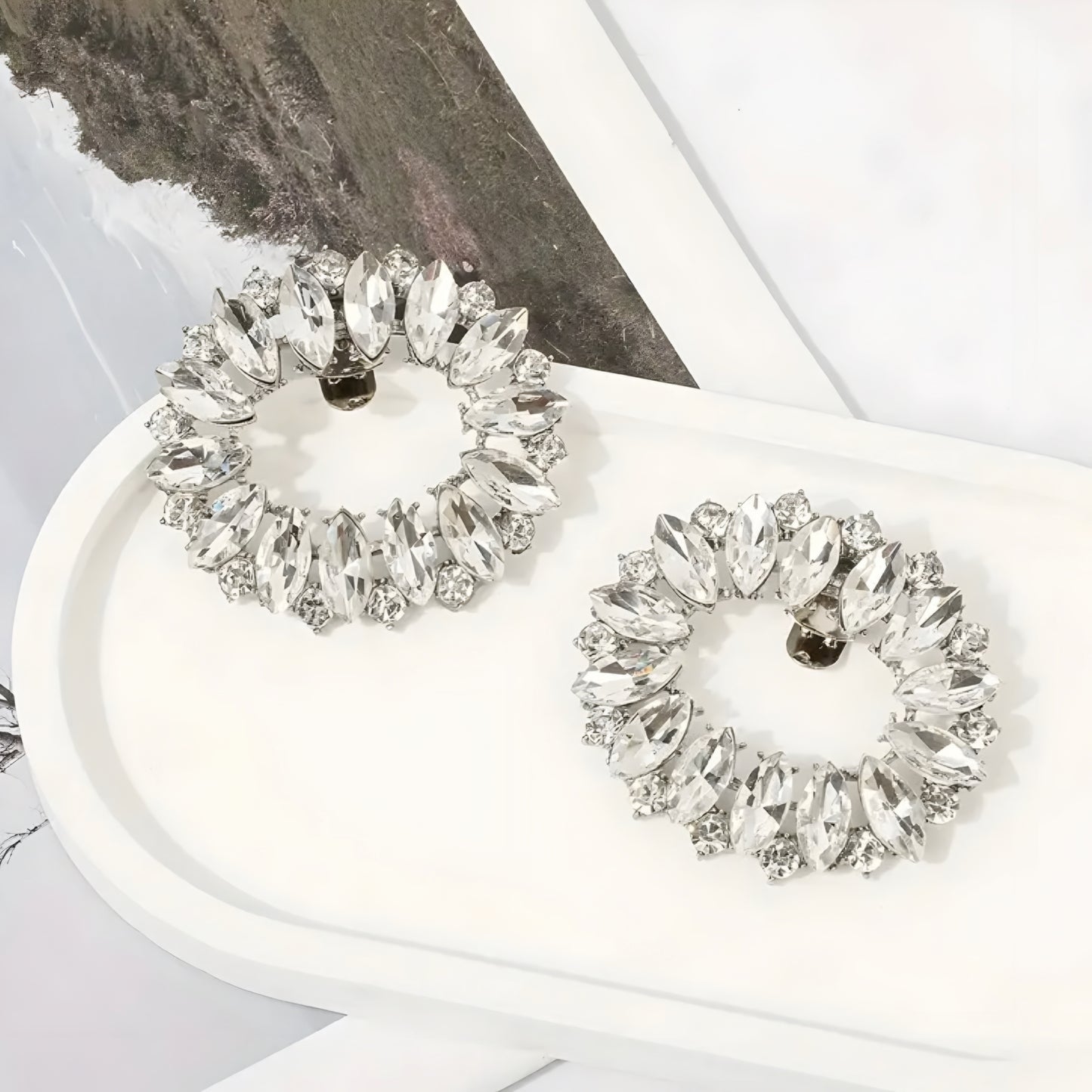 Elegante Kristall-Schuhclips in Goldoptik – Runddesign für glamouröse Akzente