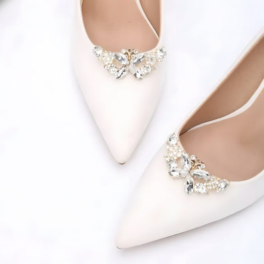 9.Zarte Satin-Schuhclips mit Kristallblättern – Stilvolle Eleganz in Silber