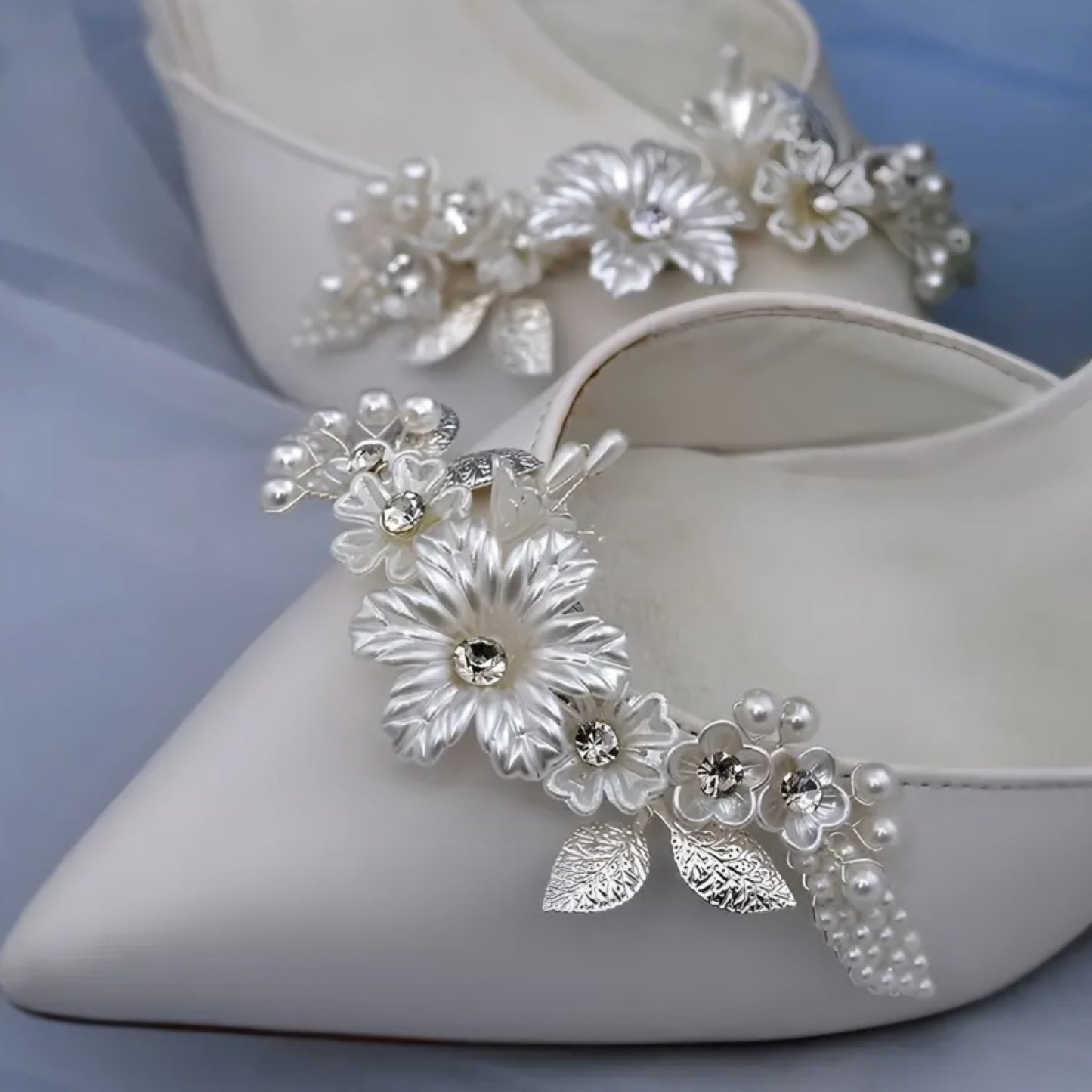 Nr17. Zarte Blumen Schuhclips mit Perlen und Kristallen , Romantisches Highlight für Brautschuhe