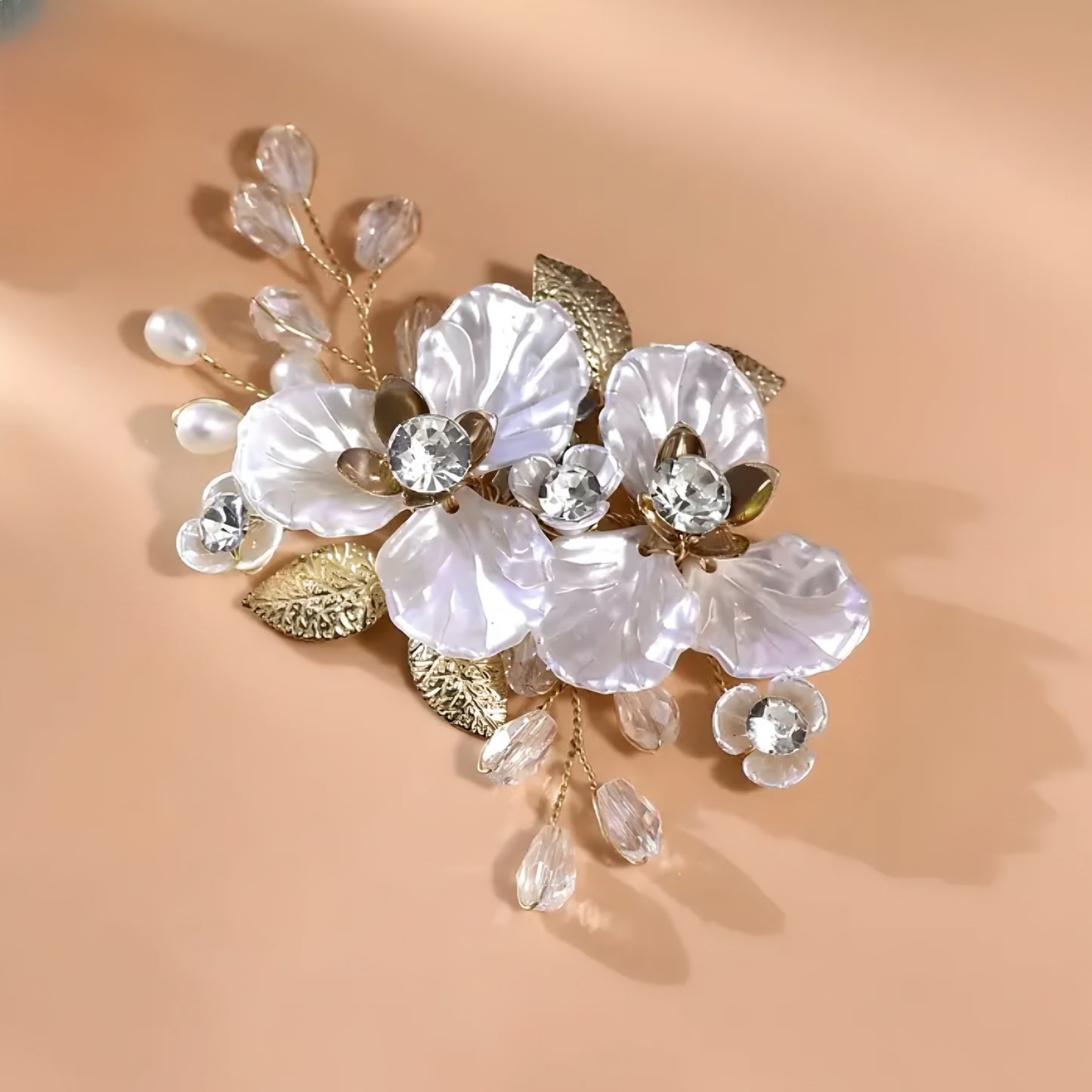 Nr.13 Eleganter Blumen Schuhclip mit Perlen & Kristallen , Gold Weißes Highlight für festliche Anlässe