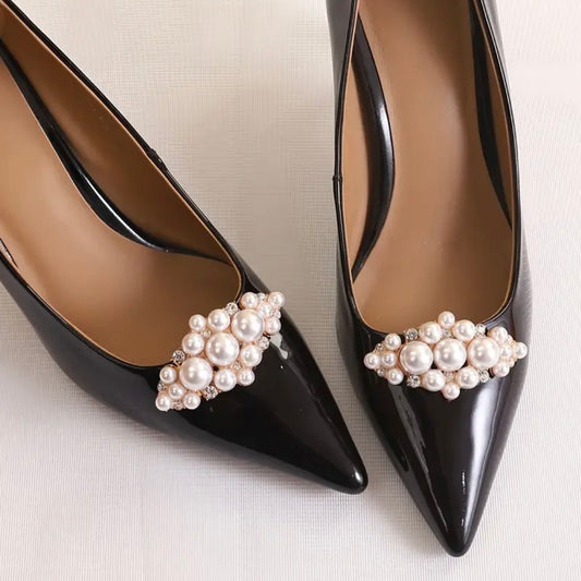 1.Elegante Perlen-Schuhclips – Klassisches Accessoire für edle High Heels